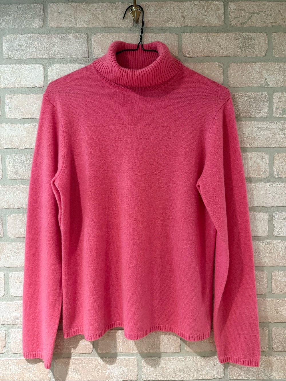 Pursuits Ltd 100% Cashmere Turtleneck Sweater - Hot Pink - Size Medium